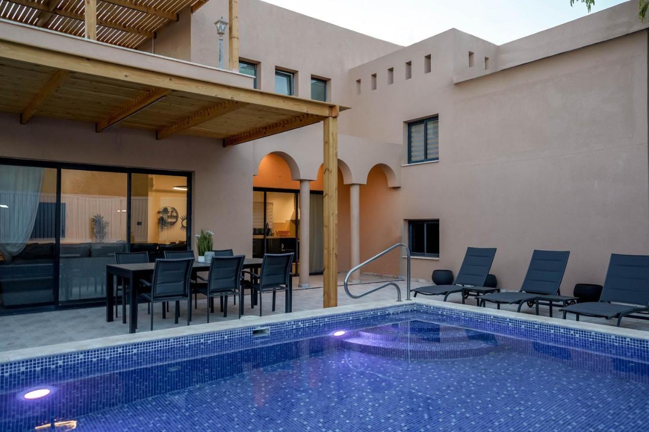 וילה רוני בריכה מחוממת Villa Roni Heated Pool Eilat Exterior photo